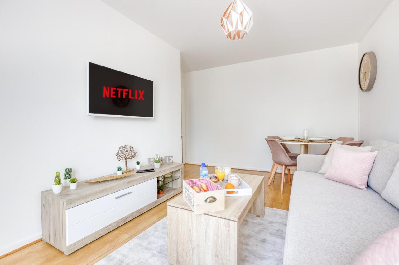 L'Elysee - Easy Check-In - Arrivee Autonome - Place Parking Privative - T2 Surequipe - Wifi - Netflix Apartment Courcouronnes Ngoại thất bức ảnh